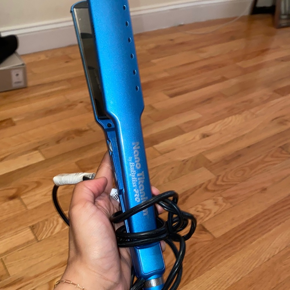An amazing quality NANOBLISS TITANIUM PRO HAIR DRYER 🥰